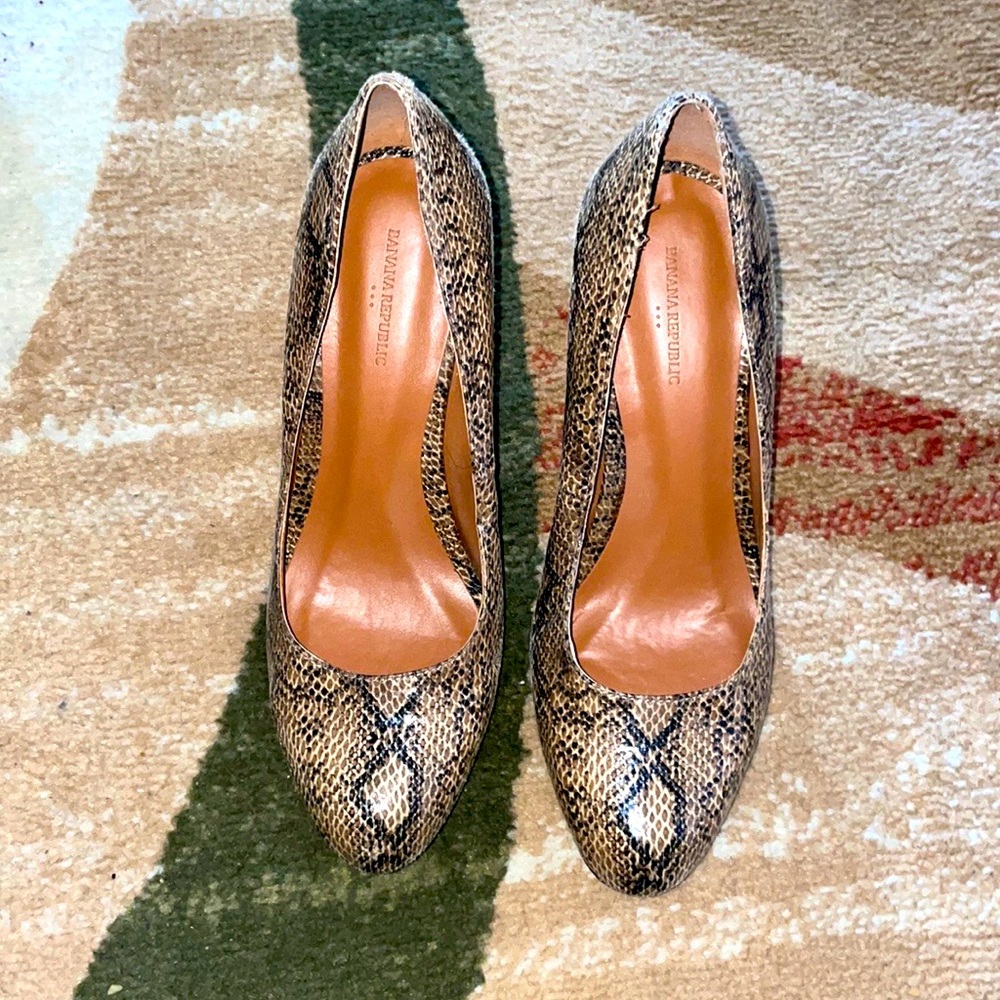 Banana Republic Snake Print Pumps